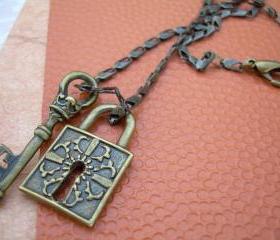 Unisex Womens Mens Necklace Chain Antique Bronze Toned With Lock and Key Pendants Urban Survival Gear USA ABNASST