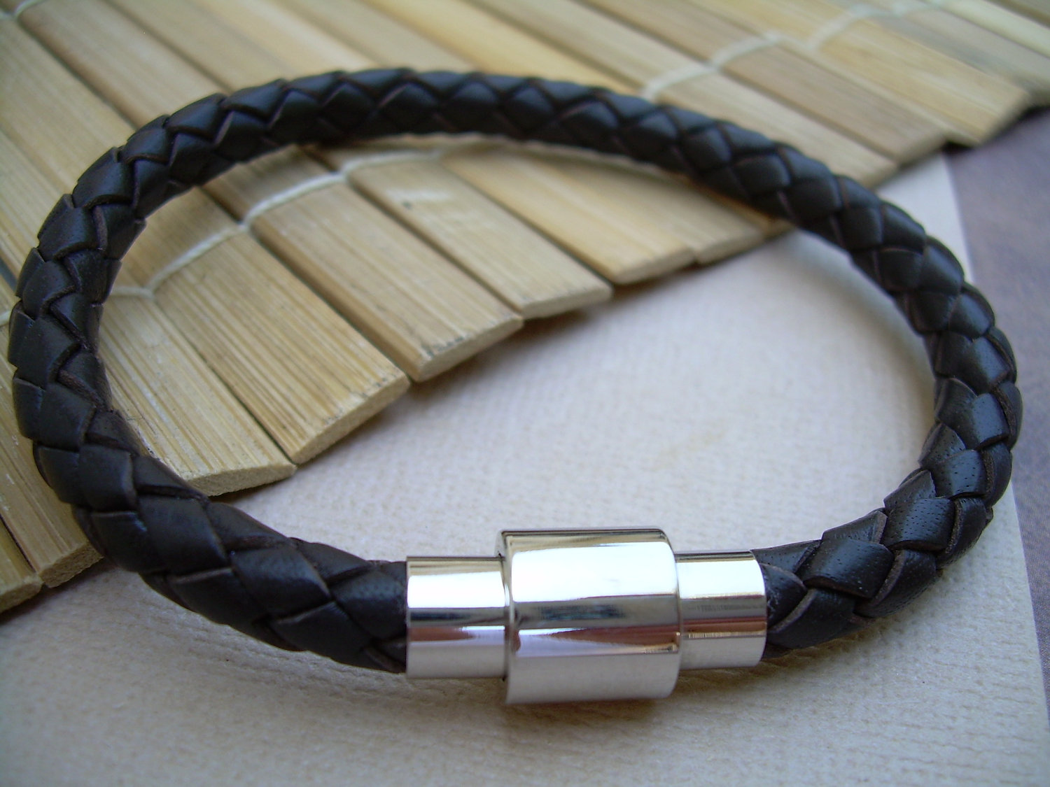 mens braided leather bracelet        <h3 class=